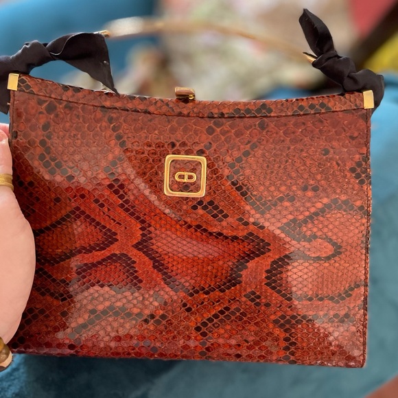 Vintage Leather Clutch โฅ๏ธ ๐ ๐ซ - Picture 3 of 7